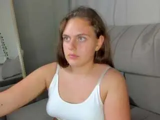 Foxy-vibe  live sex cam