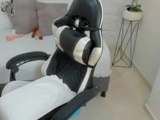 Yulitza1025  live sex cam