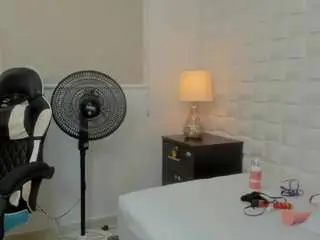 Yulitza1025  live sex cam