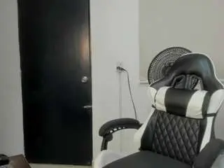 Yulitza1025  live sex cam