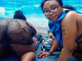 Naughtypearlxxx  live sex cam
