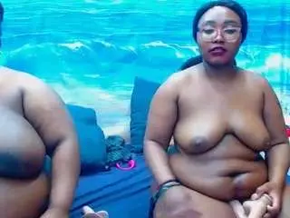 Naughtypearlxxx  live sex cam