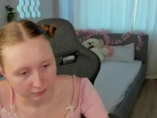Tinylili  live sex cam