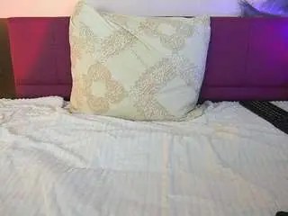 Desperateclit  live sex cam