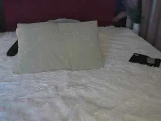 Desperateclit  live sex cam
