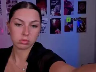 Mira-muah  live sex cam