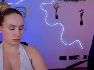 Mira-muah  live sex cam