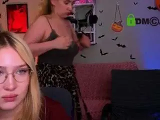 Mira-muah  live sex cam