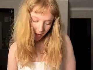 Juliannweinraub  live sex cam