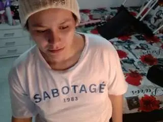 Soniafuckboobs  live sex cam