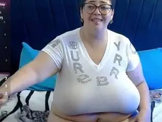 Bubis-laru  live sex cam