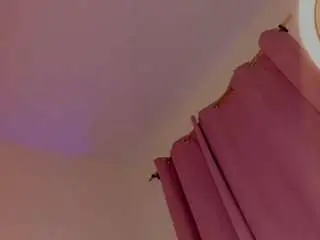 Holly-jorda  live sex cam