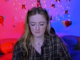 Luna-berryy  live sex cam