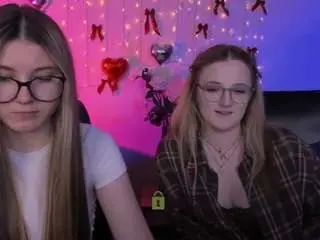 Luna-berryy  live sex cam