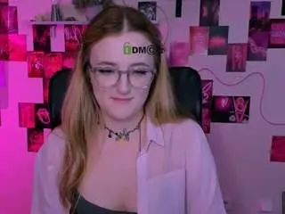 Luna-berryy  live sex cam