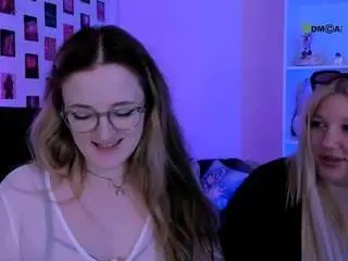 Luna-berryy  live sex cam