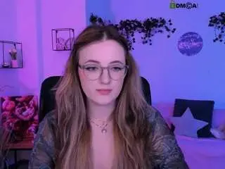 Luna-berryy  live sex cam