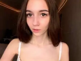 Sondrafausnaugh  live sex cam