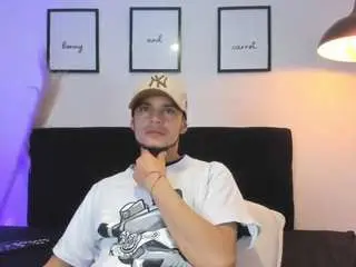 Boonyandcarrot  live sex cam