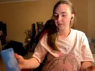 Crystlegaither  live sex cam