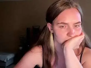 Crystlegaither  live sex cam