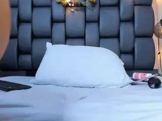 Lady-30  live sex cam