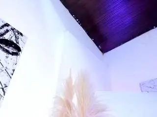 Lady-30  live sex cam