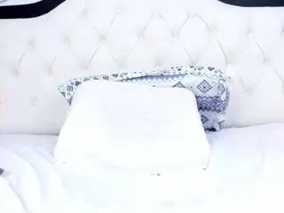 Lady-30  live sex cam
