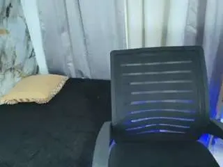 Aisha-brunette18  live sex cam