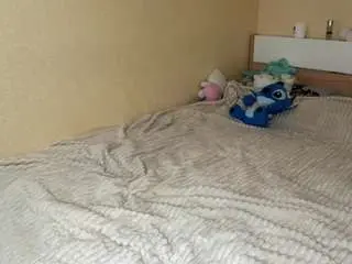 Lizrobert  live sex cam