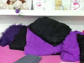 Luciatemptation  live sex cam