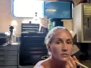 Roxxxyroxx  live sex cam