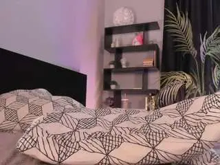 Corrinnehillestad  live sex cam