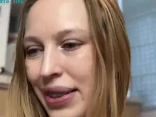 Honeypeony  live sex cam