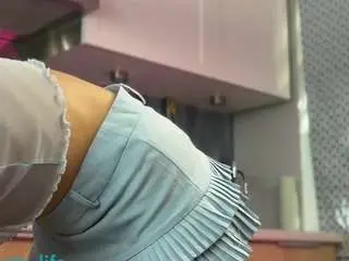 Honeypeony  live sex cam