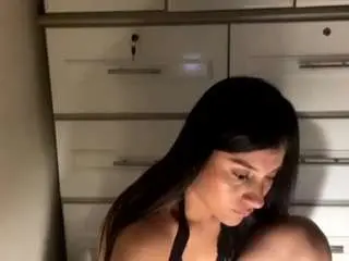 Latinasoftie  live sex cam