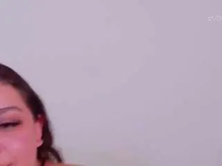 Miiss-honeyy  live sex cam