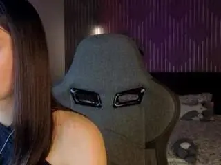 Blaackk-caatt  live sex cam