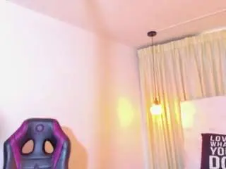 Coco-kiiss  live sex cam