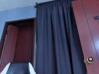 Coco-kiiss  live sex cam