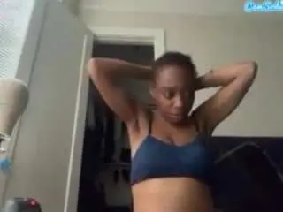 Delightfuldark  live sex cam