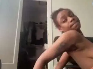 Delightfuldark  live sex cam