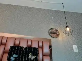 Kourtney-fox  live sex cam