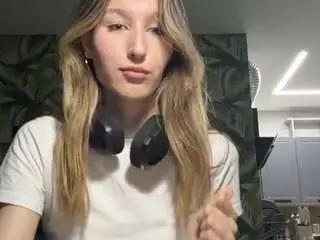 Narcisabeazer  live sex cam