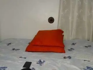 Nayaobedient  live sex cam