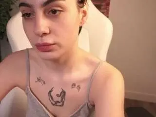 Radiantluna  live sex cam