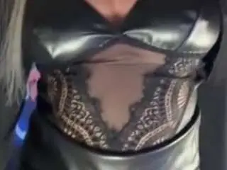 Anonymousdolly  live sex cam