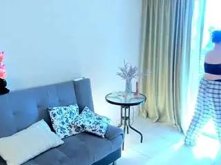Evelyne-xx  live sex cam
