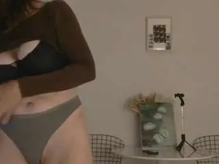 Whitequeen888  live sex cam