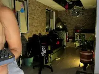 Xcarllet69  live sex cam
